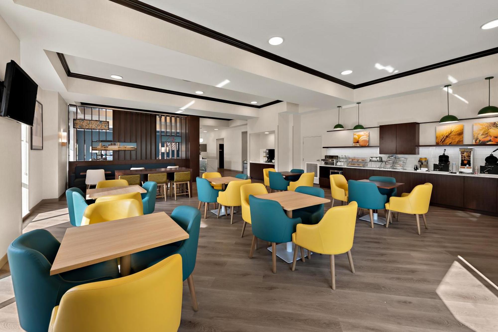 Comfort Suites Columbus East Broad Buitenkant foto