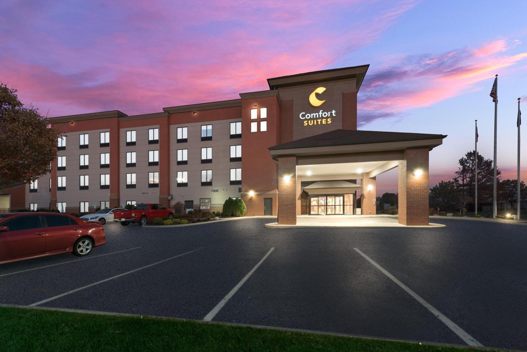Comfort Suites Columbus East Broad Buitenkant foto